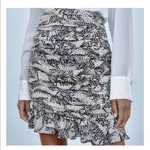 Zara Black and White Patterned Skirt